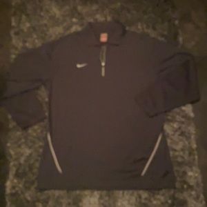Men’s Nike long sleeve partial zip shirt w/ collar